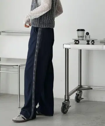 [ forksy. ] 사이드 핀턱 라인 이지 팬츠