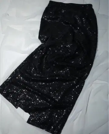 새상품 미사용 louren glitter pencil skirt