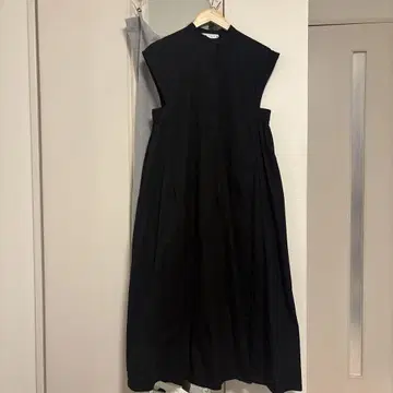ZARA 블랙 슬리브리스 셔츠 원피스