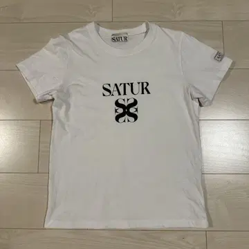 SATUR 티셔츠 로고 반팔