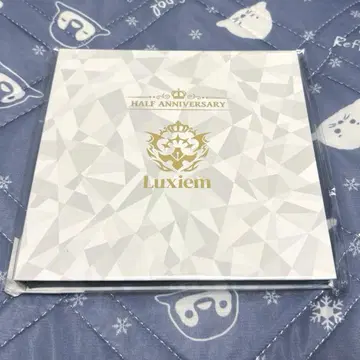 Luxiem 캔뱃지 컴플리트 북 니지산지 하프 애니버서리