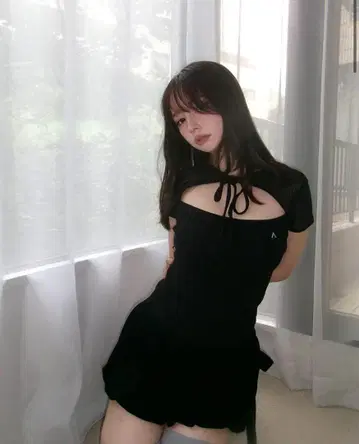 ANDMARY Roy ribbon tops black