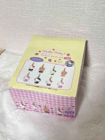헬로키티 미개봉 새상품 트레이딩 마스코트 스트랩 BOX