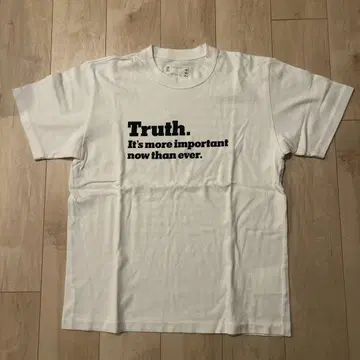 sacai x The New York Times Truth