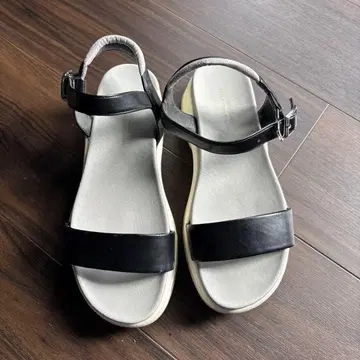 UNITED ARROWS 샌들 23 신기 편함