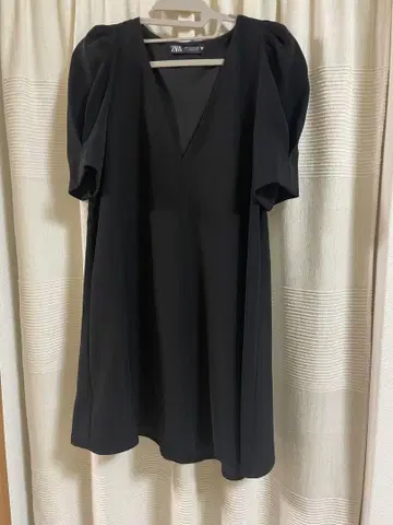 ZARA 블랙 V넥 미니 원피스