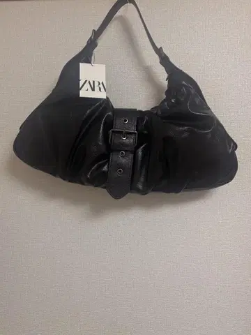 ZARA 개더 & 버클 맥시 버킷 백 블랙