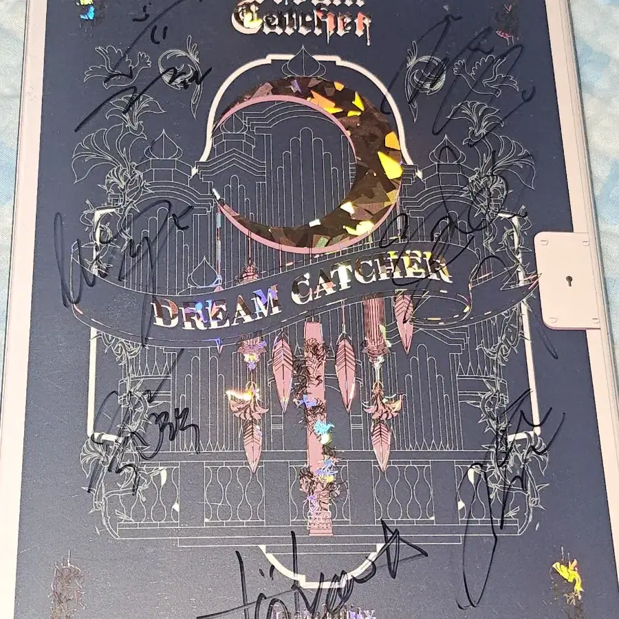 Dreamcatcher直筆サインアルバム MAISON 激レア直筆サイン Dreamcatcher Escape the ERA - メルカリ