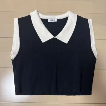 LAGUA GEM 슬리브리스 상의