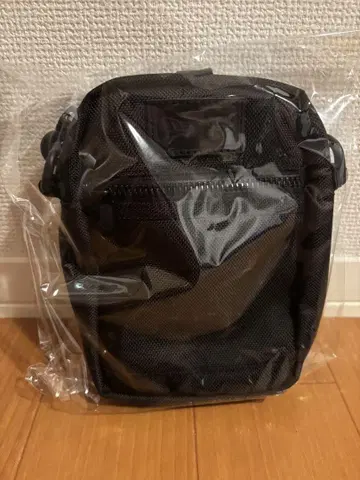 NEW ERA 숄더백