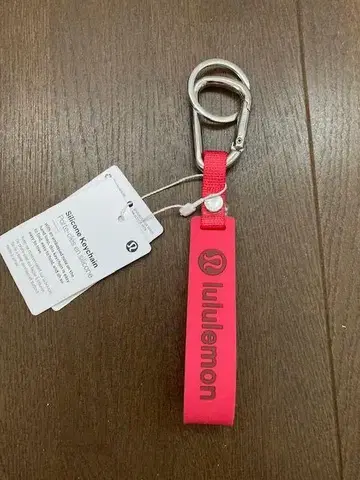 Lululemon 실리콘 키체인 핑크