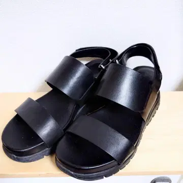 콜한 제로그랜드 샌들 플랫 통굽 가죽 블랙 23cm
