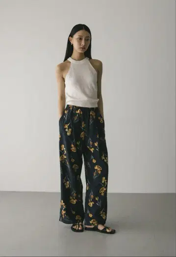 STYLE MIXER 뉴앙스 플라워 릴랙스 팬츠 M