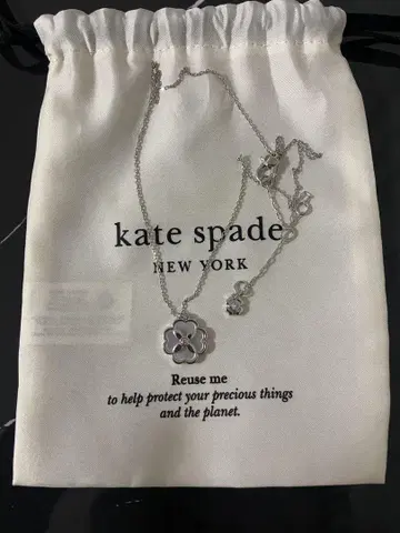 kate spade 플라워 모티브 목걸이