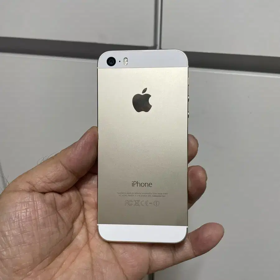 APPLE | 애플 iPhone 7 Gold 32 on Bunjang Global Site.