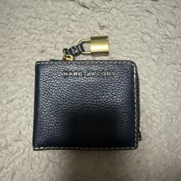 MARC JACOBS 네이비 접이식 지갑