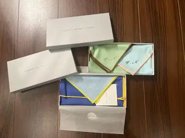 CLASSICS THE SMALL LUXURY 손수건 4매 세트