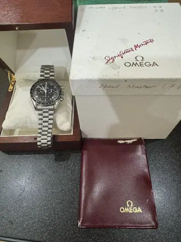 OMEGA Speedmaster 블랙 다이얼