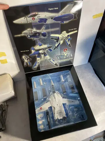 완전 변형 1/60 VF-1A 맥스 기 TV판 초시공 요새 마크로스
