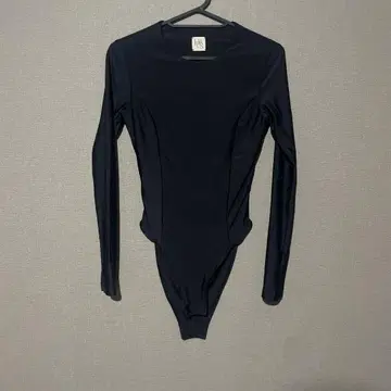 HAUS 블랙 긴팔 바디수트