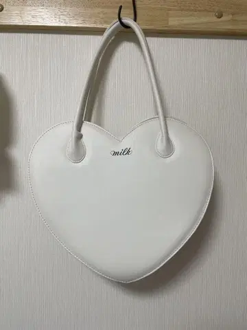 MILK 하트 백 화이트