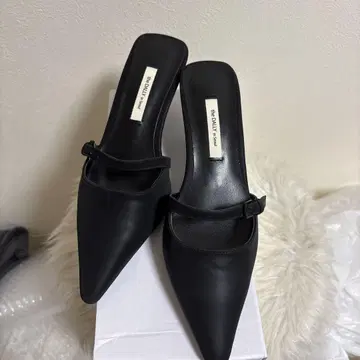 블랙 스틸레토 뮬