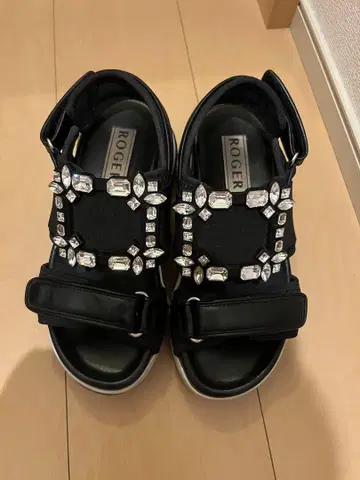 roger vivier 샌들 35