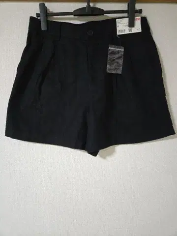택 포함 새상품 유니클로 턱 린넨 코튼 숏팬츠 블랙 XL 세탁 가능