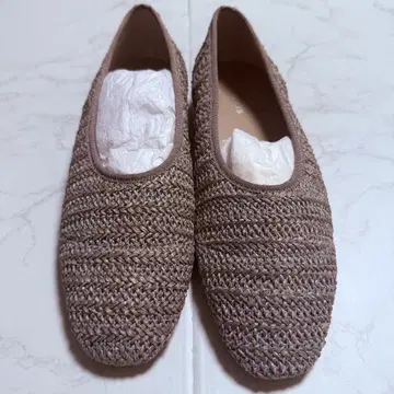 [시착만 한 상품] BENEBIS 브라운 플랫슈즈 23.5cm