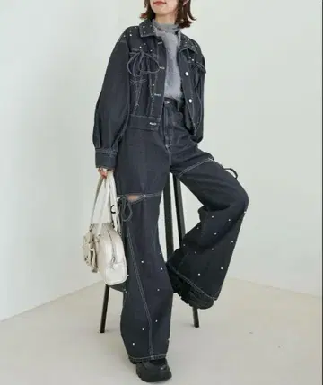 MAJESTIC LEGON 사이드 슬릿 비쥬 데님 팬츠