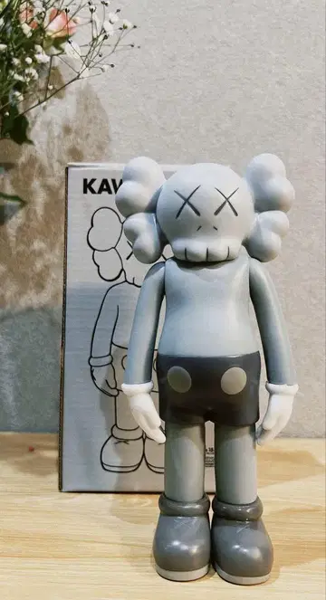KAWS 피규어 GREY