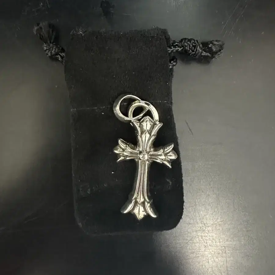 ★関税込★SURGERY★surgery ice clover logo necklace★ 써저리 아이스 클로버 넥클리스 | Surgery | KREAM