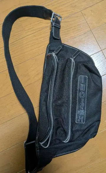 Felisi 바디백 블랙 나일론 799/3