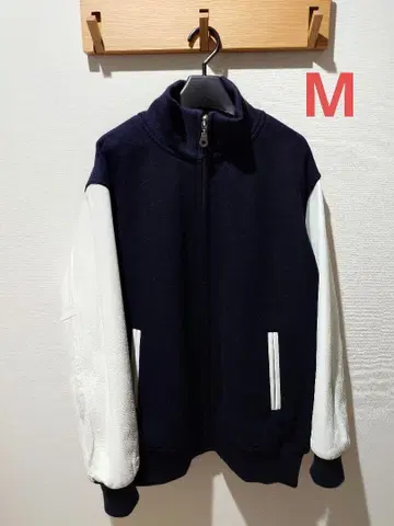 [ Freshservice versity jacket ]