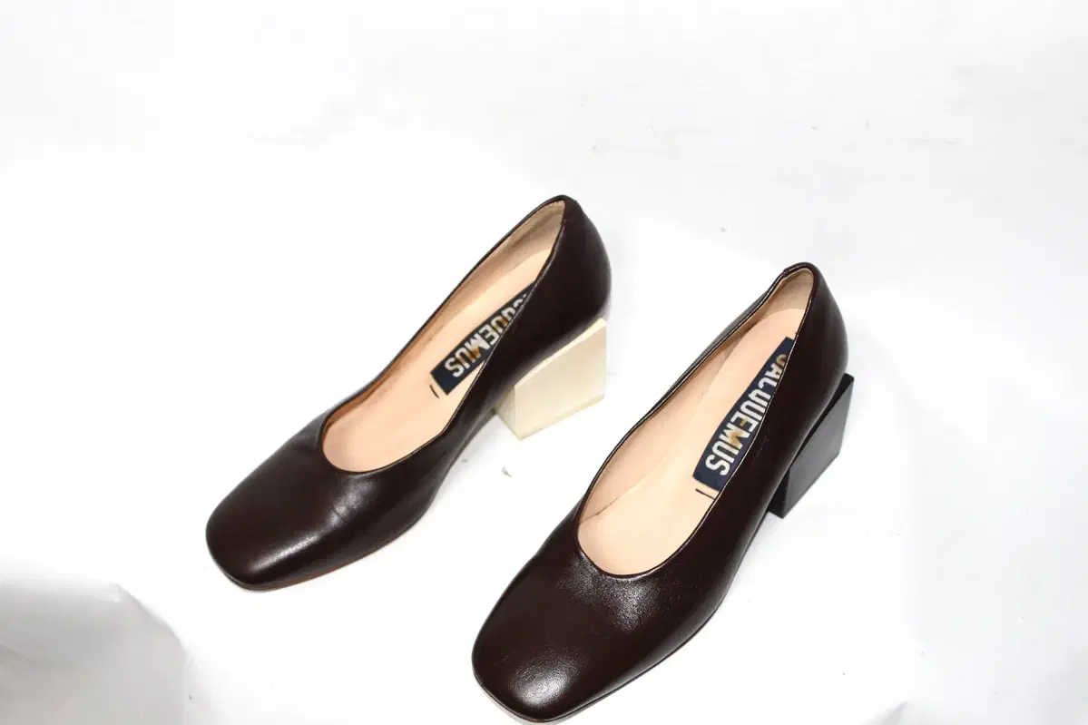 Jacquemus Pumps
