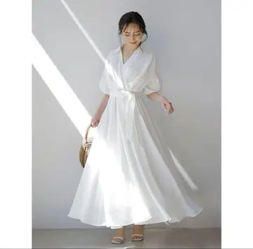 아뉴앙스 카슈쿨 턱 원피스 벨트 리조트 화이트 23SS