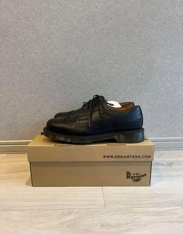 Dr. Martens 3989 블랙 윙팁 uk8