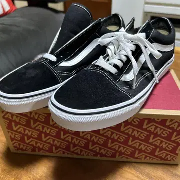 VANS 블랙/화이트 스니커즈