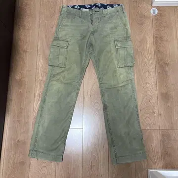 MOMOTARO JEANS 카고 팬츠 카키