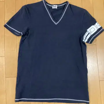 돌체 앤 가바나 D&G V넥 반팔 티셔츠 USA-L 사이즈