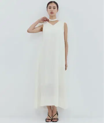 STUDIOUS V넥 슬리브리스 메쉬 드레스 SIZE 1