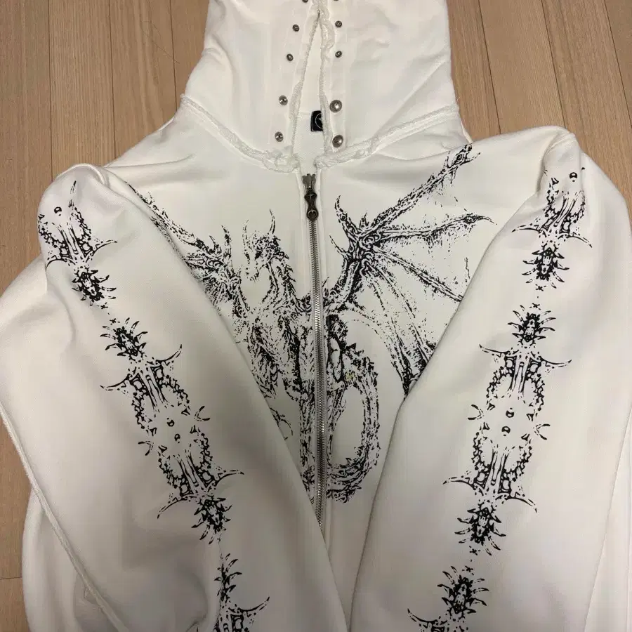 Thug Club Dragon zip hoodie ホワイト THUG CLUB OFFLINE STORE NEW RELEASE - DRAGON STUD HOODIE ZIP UP