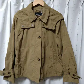 미사용 새상품 ZARA 카키색 마운틴 후드티 L 넉넉한 스타일