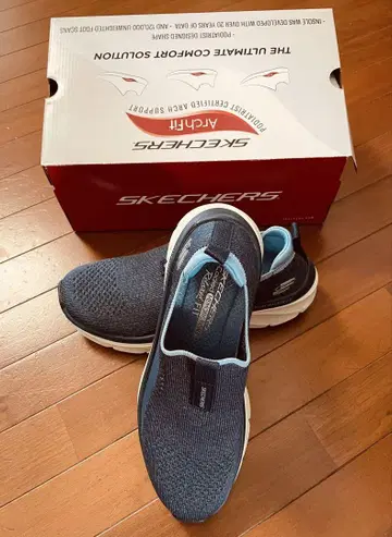 SKECHERS Arch Fit 네이비/블루 슬립온