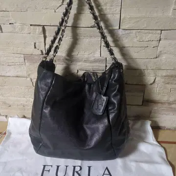 새상품급 FURLA 가죽 체인 숄더백