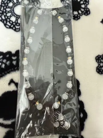대중 연극 목걸이