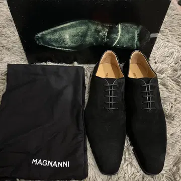 [새상품] MAGNANNI 블랙 스웨이드 드레스 신발