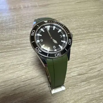 다이버 워치 그린 러버 밴드 ETA 무브먼트