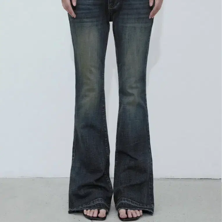 【BOHEMIAN SEOUL】25ss VINTAGE BLUE BOOTCUT JEANS BOHEMIAN SEOUL | 보헤미안서울 Bohemian Seoul Jeans 25 SS New
