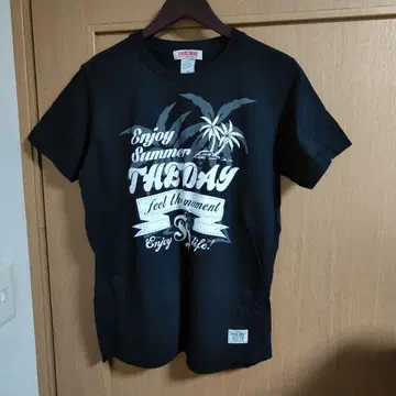 THE DAY 블랙 프린트 티셔츠